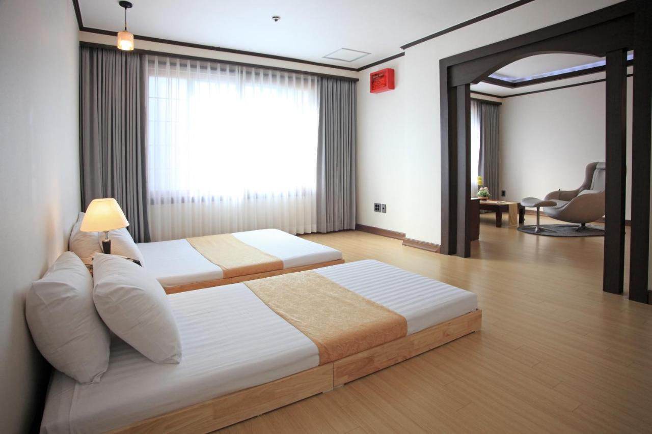 Ramada By Wyndham Suanbo Hotel Chungju Ngoại thất bức ảnh